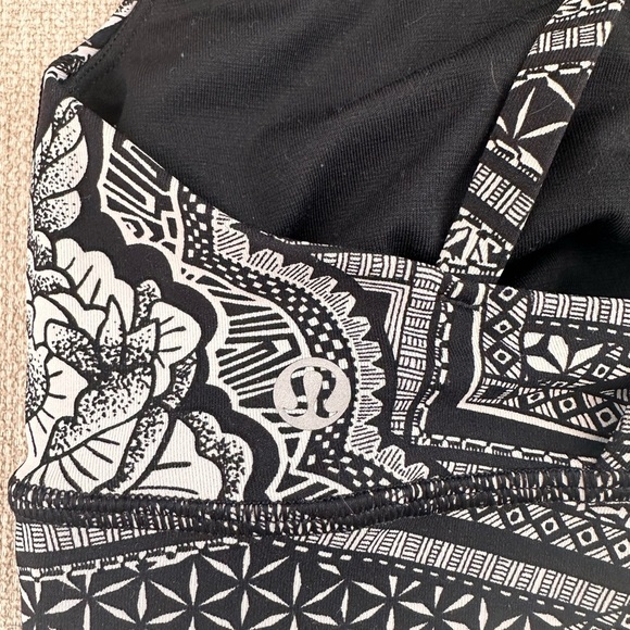 Lululemon Energy Sports Bra Geometric Black/White Size 4 - Picture 4 of 7